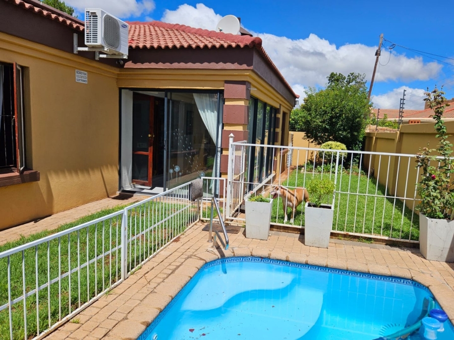 3 Bedroom Property for Sale in Hillcrest Northern Cape